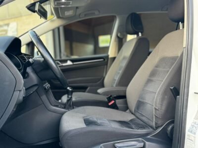 VOLKSWAGEN GOLF SPORTSVAN