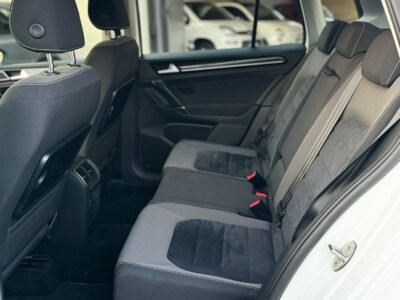 VOLKSWAGEN GOLF SPORTSVAN